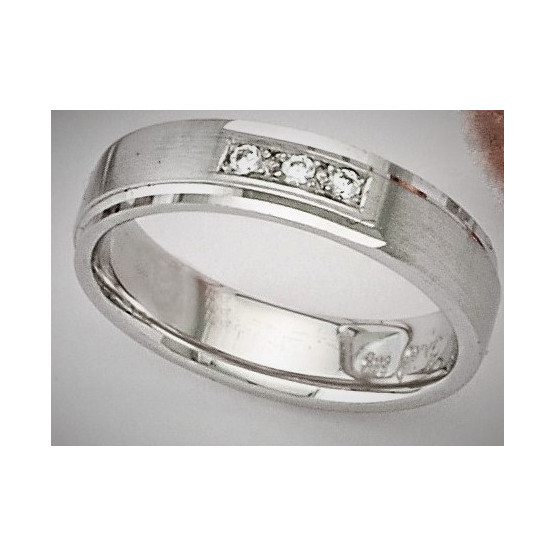 Wedding rings in white gold with stones
