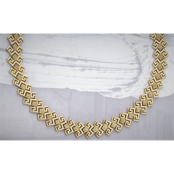 Necklace with geometric patterns