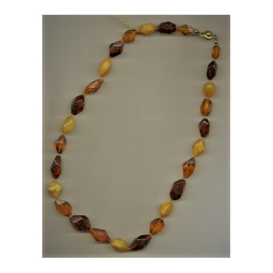 Necklace with amber