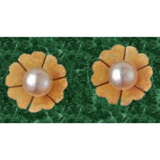 Flower earrings with pearls